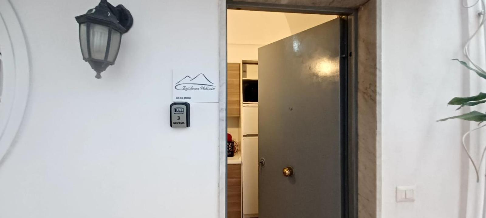 Appartamento Residenza Plebliscito Napoli Esterno foto